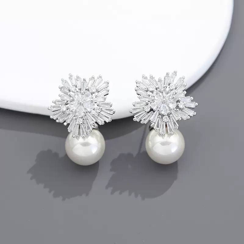 Snowflake Zirconia Pearl Earrings