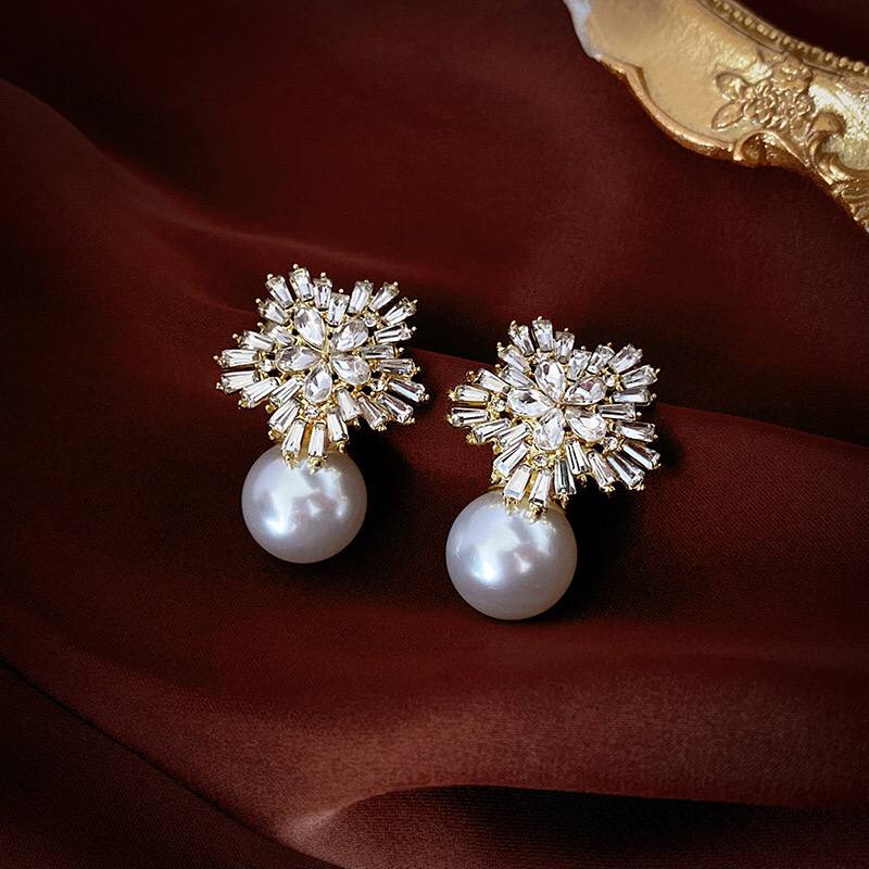 Snowflake Zirconia Pearl Earrings