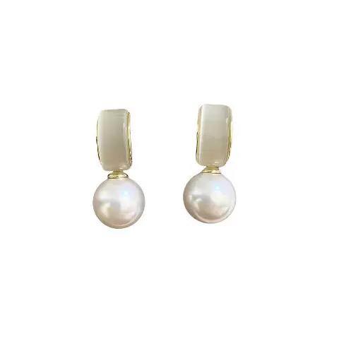 French simple retro pearl earrings