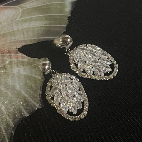 Fashionable Ultra-Sparkling Leaf Zircon Earrings