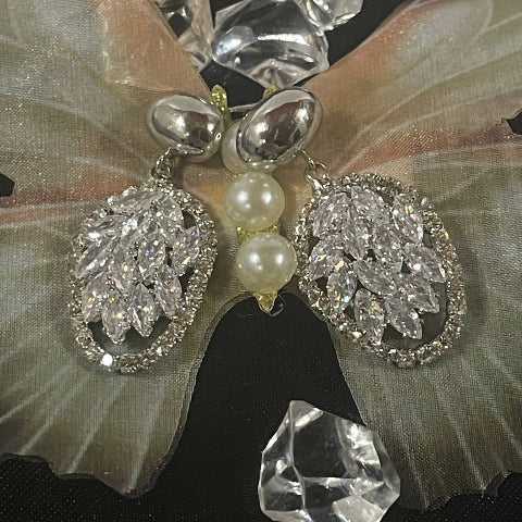 Fashionable Ultra-Sparkling Leaf Zircon Earrings