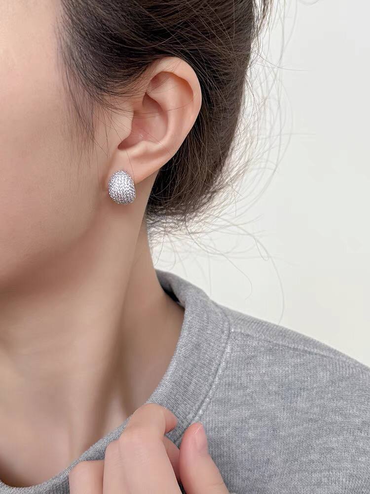 Luna Luxe Crescent Earrings