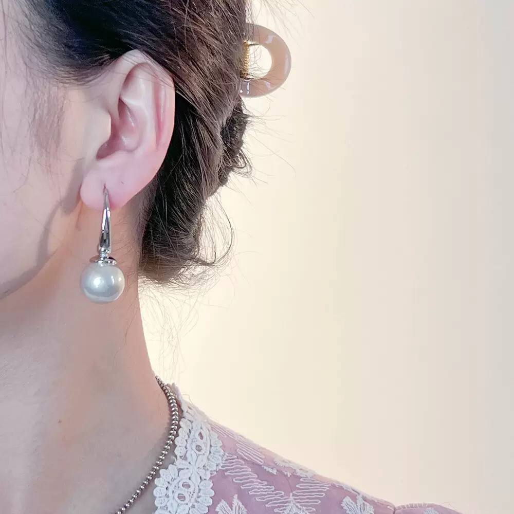Royal Charm Pearl Stud Earrings