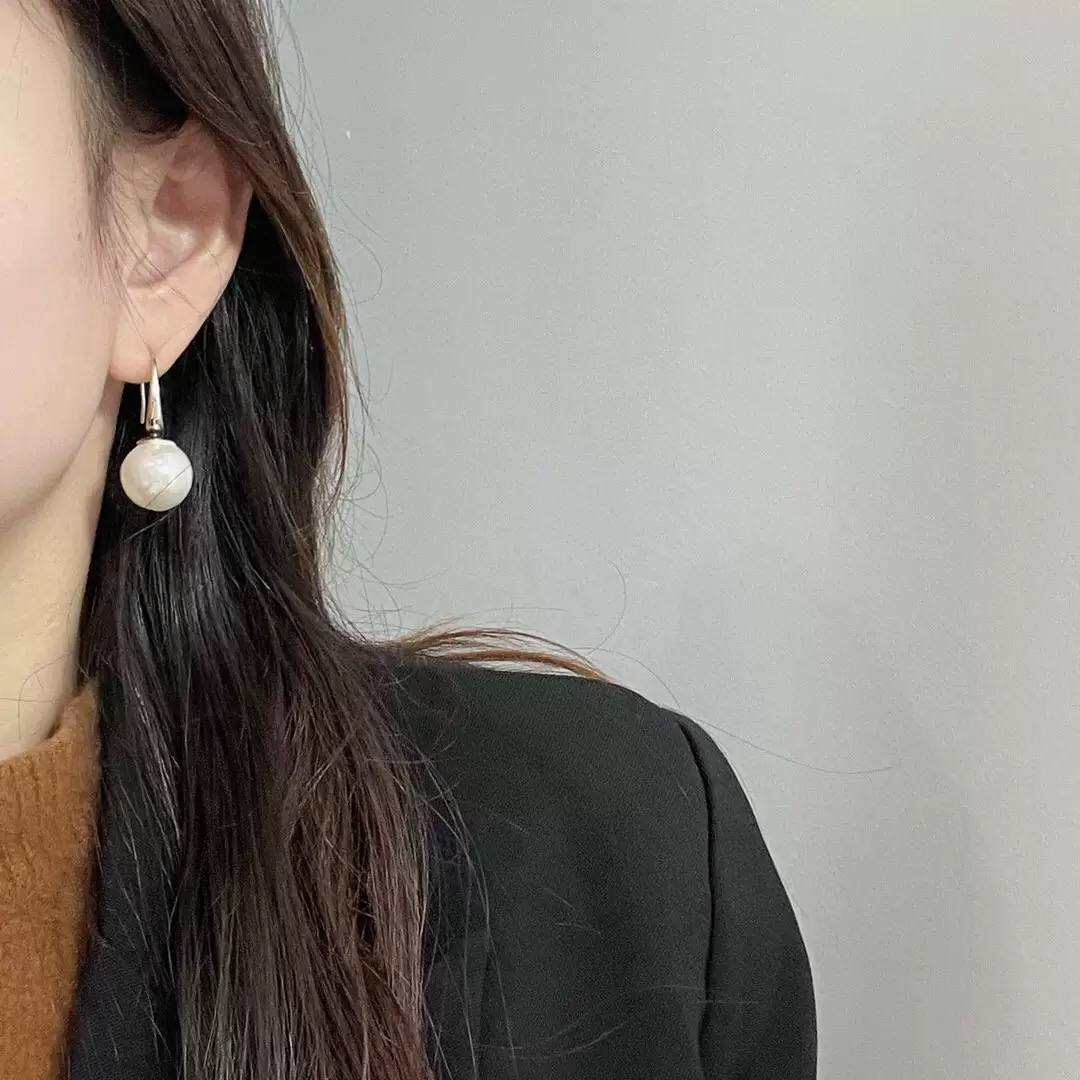 Royal Charm Pearl Stud Earrings