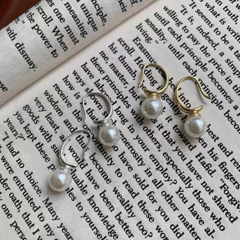 Royal Charm Pearl Stud Earrings