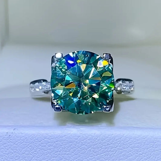 Dainty 5ct Moissanite Ring –Hip-Hop Luxe Style, Everyday Stackable Jewelry